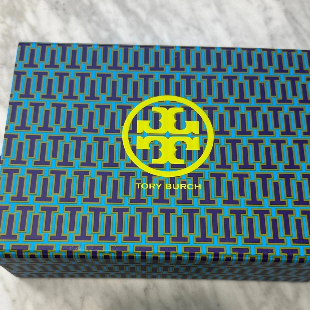 Tory Burch Marion Quilted Continental Gray Wallet - Picture 12 of 15